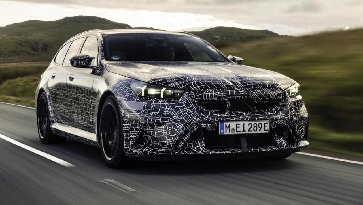 BMW M5 Touring (G99) review pictures evo
